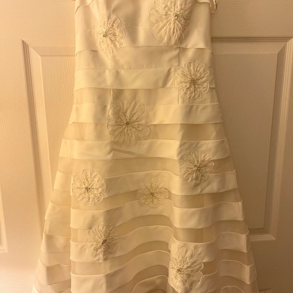 BRIDAL DRESS - Picture 2 of 10